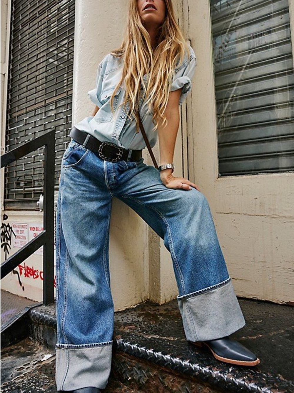 FREE PEOPLE Women’s Size 28 Zero Wash Final Countdown Cuffed Boyfriend Jeans